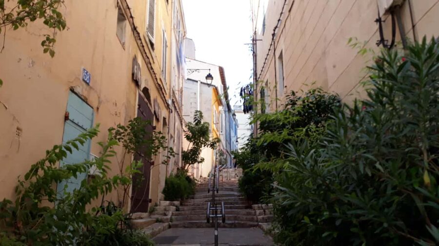 "Old Marseille" district tour and treasure hunt - Starting beside Marseille’s Old Port