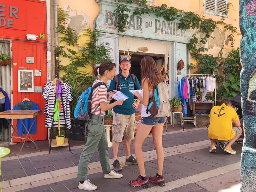 "Old Marseille" district tour and treasure hunt - Entering Le Panier, Marseille’s oldest quarter