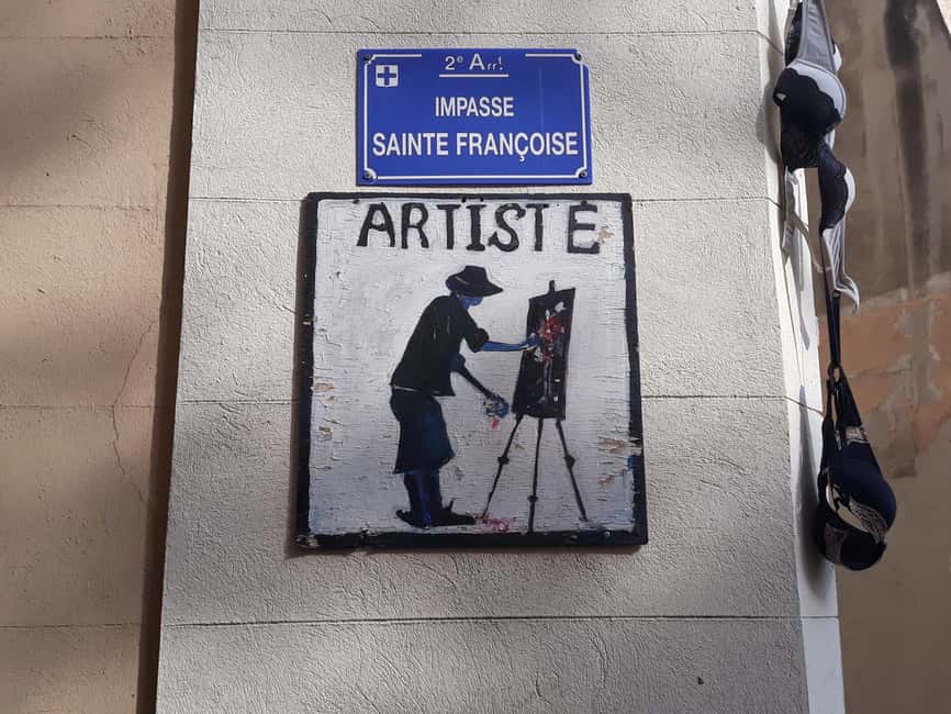 "Old Marseille" district tour and treasure hunt - How the booklet turns streets into clues