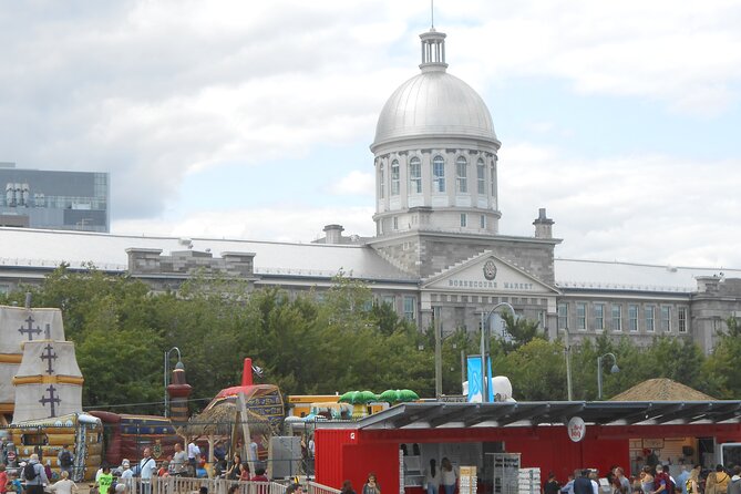 Old Montreal self-guided walking tour & scavenger hunt - Square Victoria, modern Montreal, and the final stretch