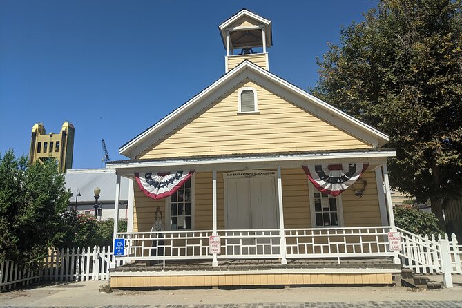 Old Sacramento Scavenger Hunt Walking Tour and Game - Why this Old Sacramento game works well