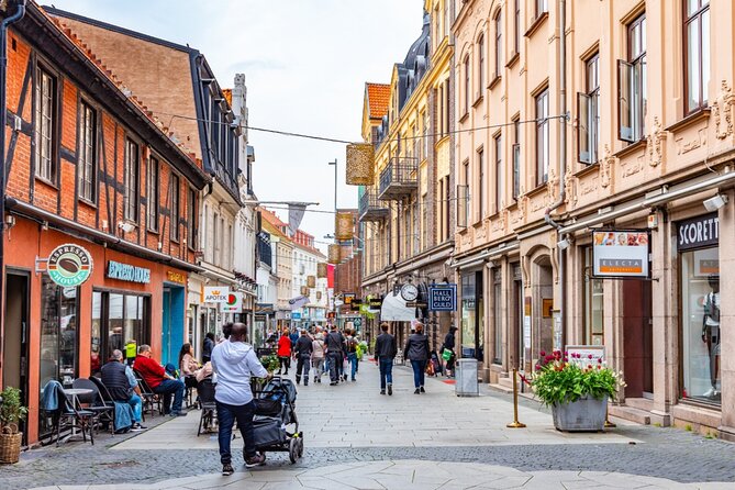 Old Town Helsingborg: Exploration Game and Self-Guided Tour - Dunkers Kulturhus: a modern opening stop