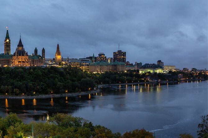 Ottawa Scavenger Hunt and Highlights Self Guided Audio Tour - Major’s Hill Park offers room for a proper break
