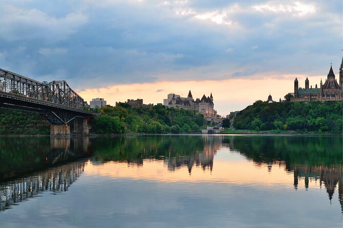 Ottawa Scavenger Hunt and Highlights Self Guided Audio Tour - Centennial Flame and the National War Memorial