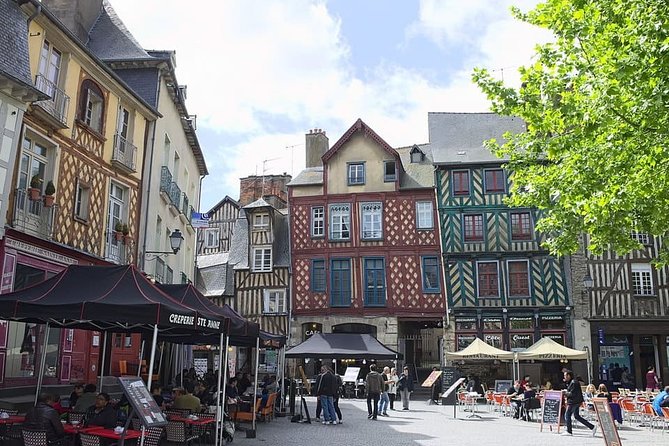 Outdoor escape game | The headquarters of Rennes - Starting at Place Sainte-Anne in Rennes