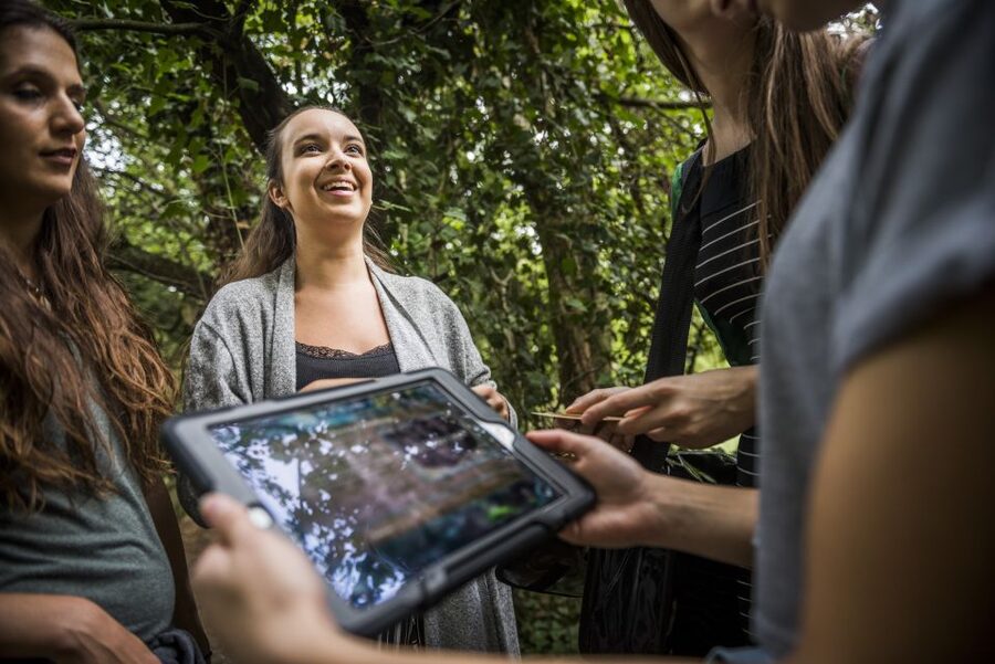 Outdoor Escape Game with Augmented Reality trough Zurich - A private game with a clear two-hour shape