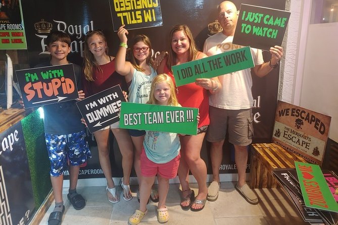 Outer Space One Hour Escape Game - Your One-Hour Mission at Royal Escape Rooms