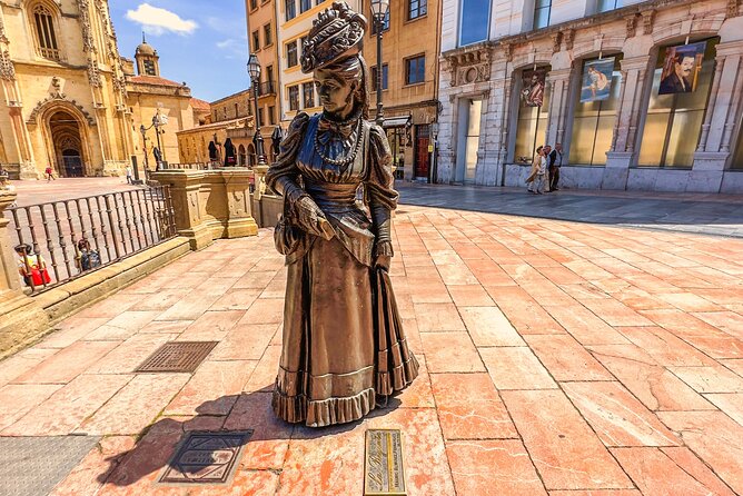 Oviedo Scavenger Hunt and Sights Self Guided Private Tour - Seeing Oviedo Cathedral through clues