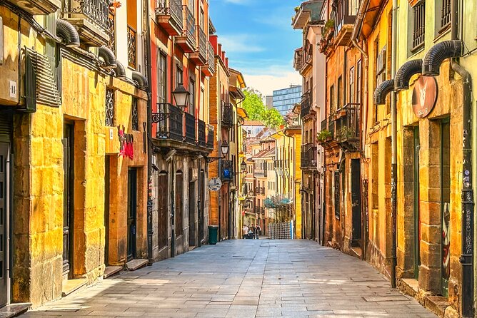 Oviedo Scavenger Hunt and Sights Self Guided Private Tour - Who will enjoy this format most