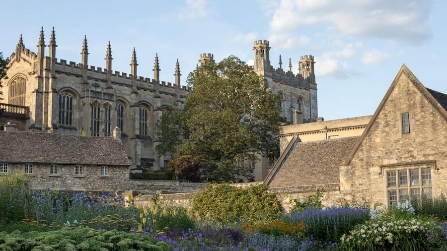 Oxford: City Tour & Exploration Game - Timing, weather, and the practical side