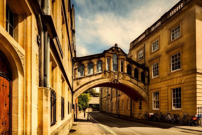 Oxford Scavenger Hunt and Sights Self-Guided Tour - How the app changes the walk