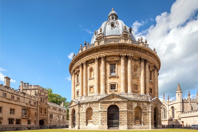 Oxford Scavenger Hunt and Sights Self-Guided Tour - Timing, closures, and the Easter warning