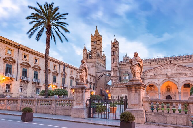 Palermo Scavenger Hunt and Highlights Self Guided Audio Tour - Piazza Pretoria and Quattro Canti