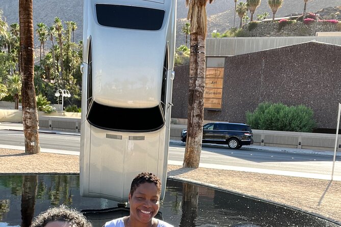 Palm Springs Shuffle Scavenger Hunt - A city hunt that makes you do more than look