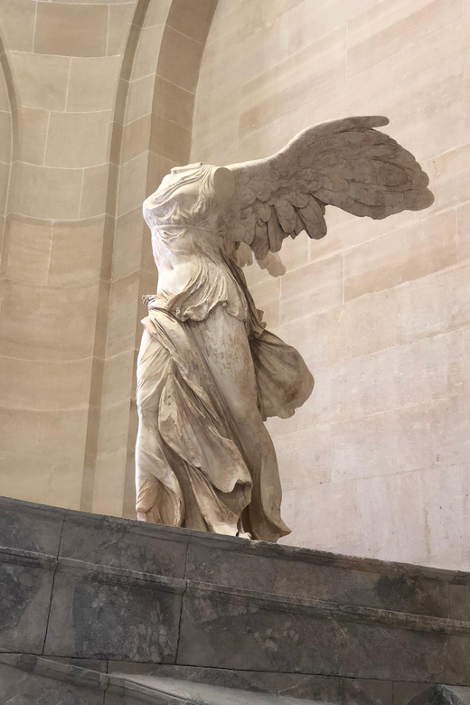 Paris Louvre : Private Treasure Hunt for Families or groups - Meeting the Mona Lisa without making it the whole visit