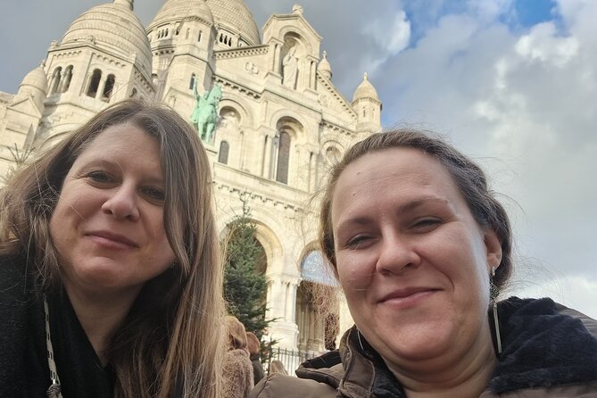 Paris (Montmartre) Scavenger Hunt and Sights Self-Guided Tour - What the app adds to a familiar route
