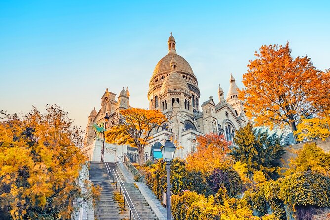 Paris (Montmartre) Scavenger Hunt and Sights Self-Guided Tour - Starting near Moulin Rouge