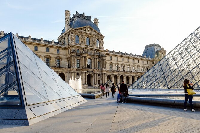 Paris Scavenger Hunt and Highlights Self-Guided Tour - Why the puzzle format works best with a group