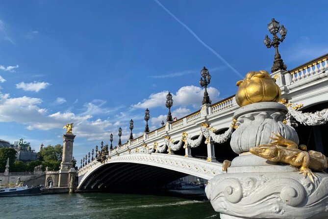 Paris Treasure Hunt – Explore the Seine from Louvre to Eiffel - Les Invalides and the value of cultural notes