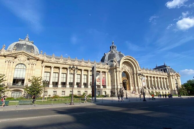 Paris Treasure Hunt – Explore the Seine from Louvre to Eiffel - What the booklet actually gives you