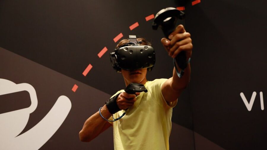 Paris: Virtual-Reality Escape Room Adventure - Getting used to the virtual room
