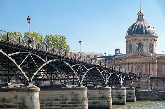 Paris WWII: Occupation & Liberation Exploration Game and Tour - Key points at a glance