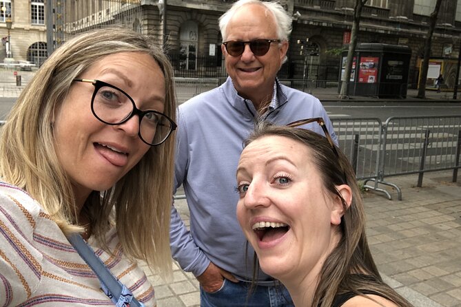 Paris WWII: Occupation & Liberation Exploration Game and Tour - Pont Neuf, Boulevard du Palais, and the final stretch