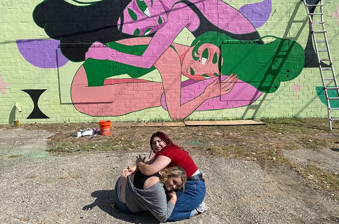 Pigeon Forge Prowl Scavenger Hunt - Points, photo challenges, and public silliness