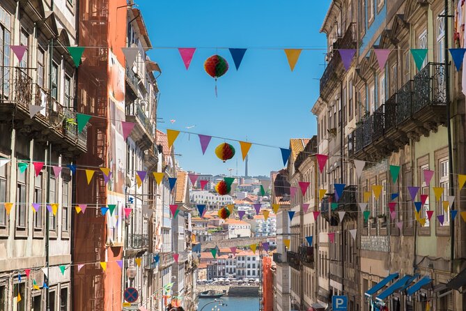Porto by the Ocean: Self-Guided Puzzle Adventure - Pub Bonaparte Foz and Luís de Camões