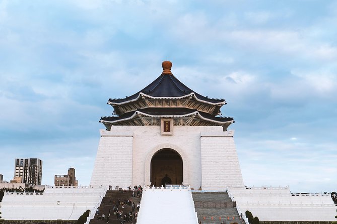 Private Car: 8 Hour Highly Customized Taipei City Exploration! - Why a private car makes sense in Taipei