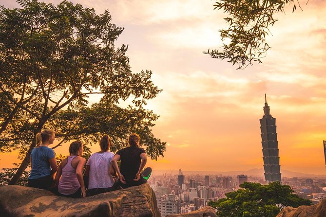 Private Car: 8 Hour Highly Customized Taipei City Exploration! - Chiang Kai-shek Memorial Hall and the question of stairs