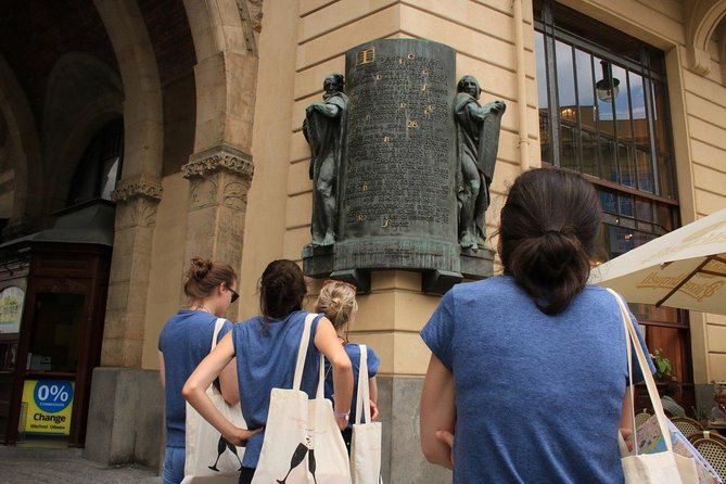 Private city discovery tour - A Historical Treasure Hunt - A practical choice for schools and company groups