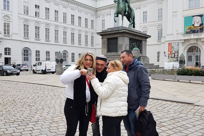 Private City Discovery walk - Historical Treasure hunt - The sixteen-stop route and what you will see