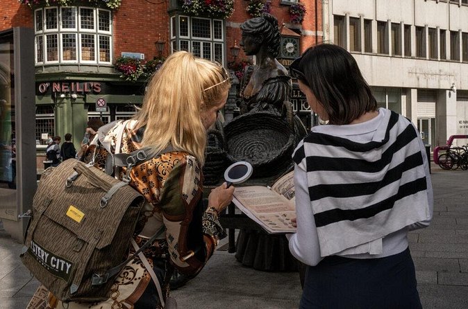Private Dublin Treasure Hunt Self Guided Tour - Traditional pubs as part of the puzzle