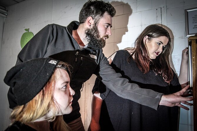 Private Escape Room with a Zombie in London - The briefing sets the tone