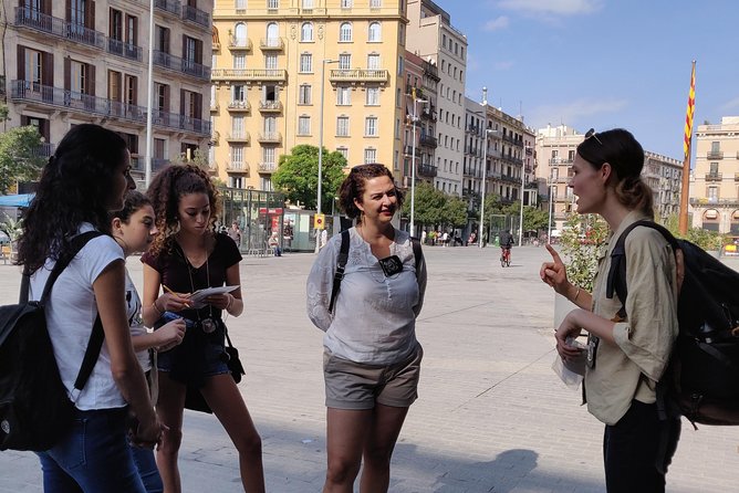 Private Family Treasure Hunt | Guided, fun & 100% Offline | Xventura Barcelona - What the 100% offline format feels like