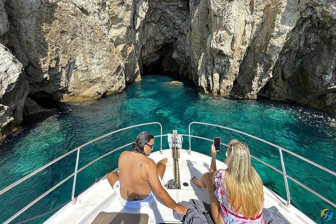 Private Noon Escape Tour to Elaphite Islands Hidden Gems - What the private format changes