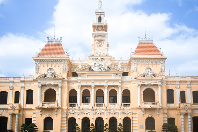 Private Photography Tour & Ho Chi Minh City Exploration By Local - Independence Palace and the value of a recognizable setting
