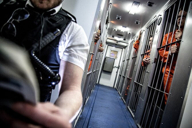 Private Prison Van Escape Game - London Immersive Experience - Key points at a glance