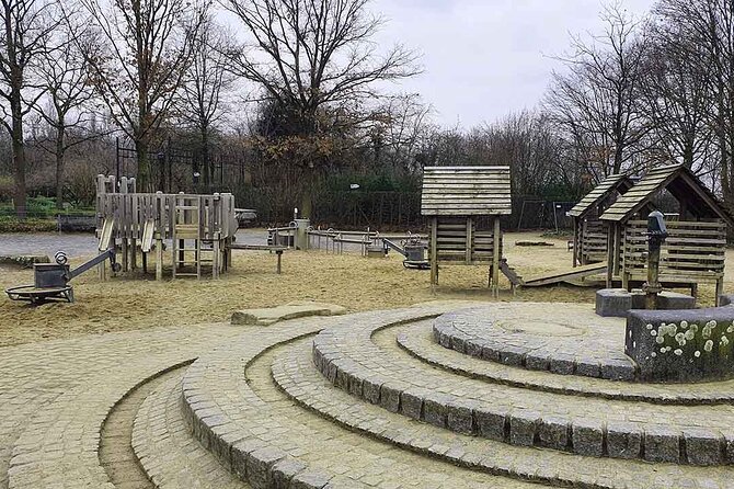 Private scavenger hunt around Broich Castle in Mülheim an der Ruhr - Key points at a glance