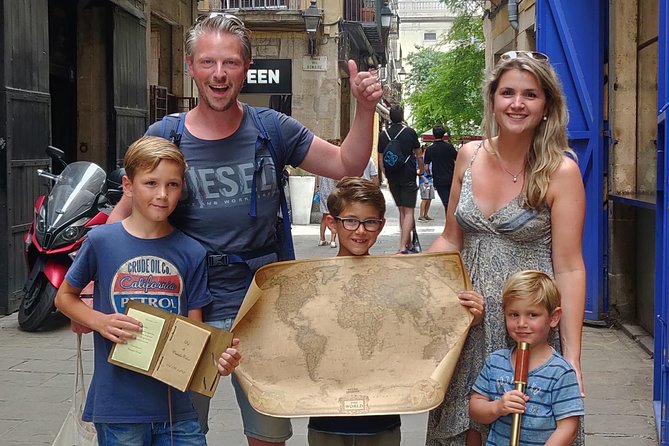 Private Treasure Hunt The Explorer | Guided, fun & 100% Offline | Xventura - The Columbus Monument and the final stretch