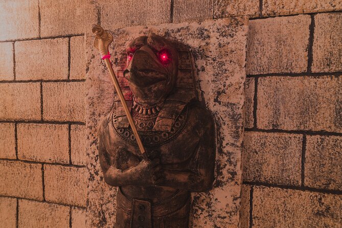 Private Tutankhamun's Tomb Live Escape Room in Berlin - Entering Tutankhamun’s pyramid in Berlin