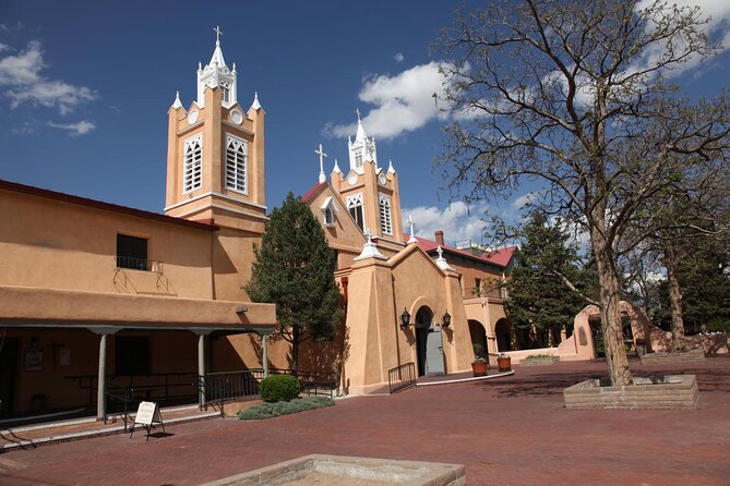 Quirky Burque Scavenger Hunt - Albuquerque as your open-air game board