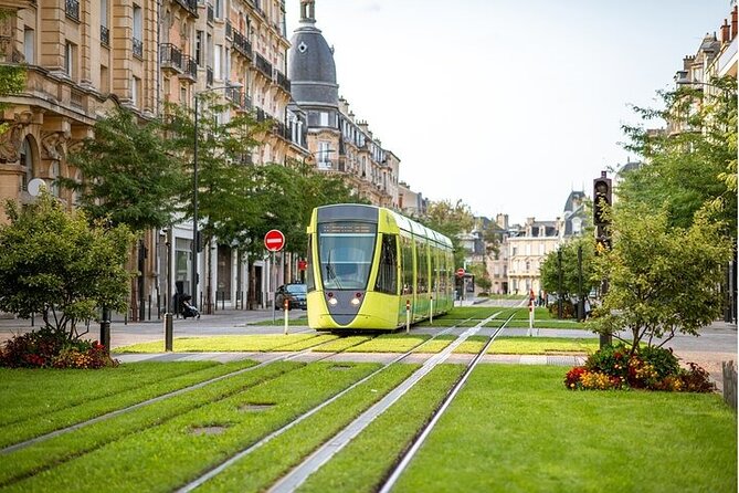 Reims Scavenger Hunt and Highlights Self Guided Audio Tour - Place Drouet-d’Erlon gives you a lively pause point