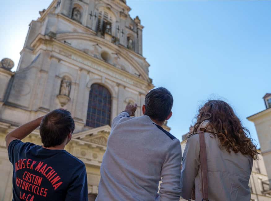 Rennes: Outdoor Escape Game - Le Siège de Rennes - A two-hour walk with a different pace