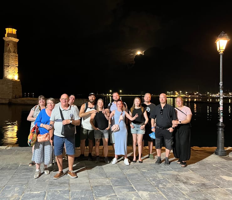 Rethymno Scavenger Hunt: Pirates, Food, Alcohol & Treasures - Following clues through the narrow lanes