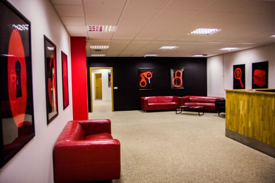 Reykjavik: The Scientist Escape Room Game - The silent alarm starts the 60-minute countdown