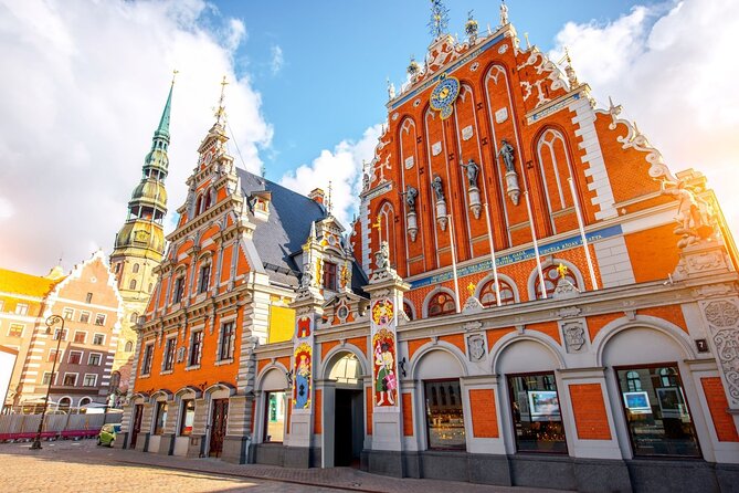 Riga Scavenger Hunt and Highlights Self Guided Audio Tour - Starting at the Latvian National Museum of Art