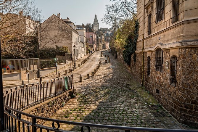 Romantic Montmartre: Paris Lost Lovers Exploration Game and Tour - From Famous Montmartre to Quieter Corners