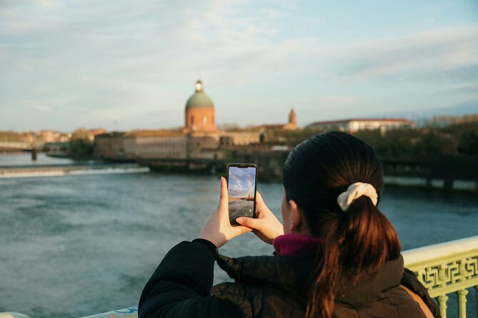 Romantic Toulouse: Self-Guided Love Story Puzzle Walk - Romantic date, family outing, or small team activity